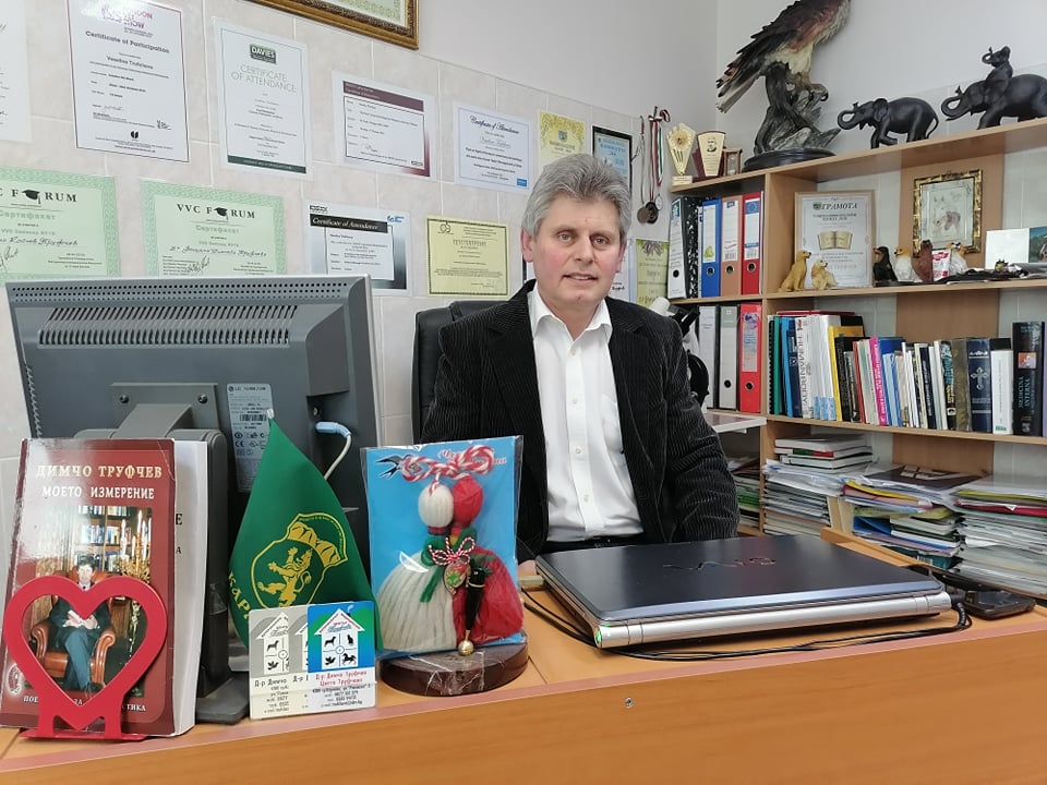 Поздравление от д-р Димчо Труфчев – ветеринар и поет